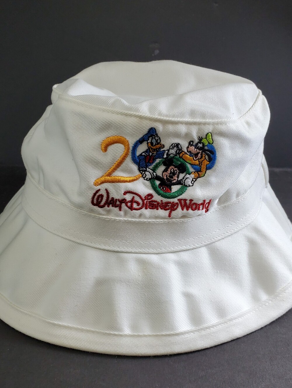 VTG Walt Disney World 2000 Y2K Embroidered Logo White Bucket Hat Adult One Size